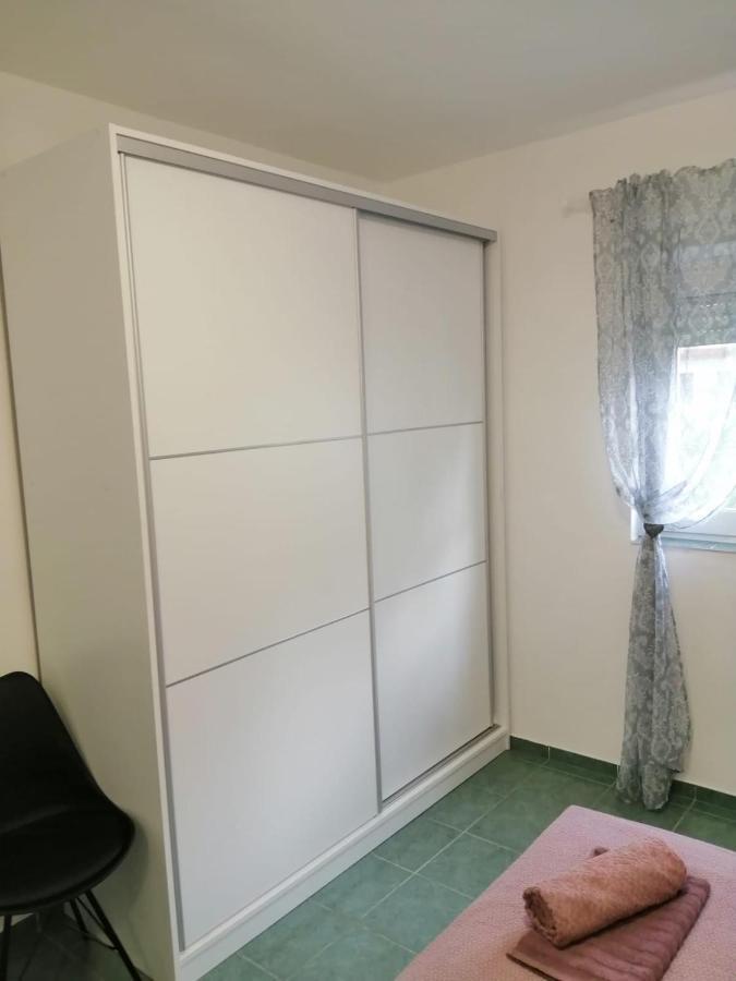 Holiday House Lara Стариград-Пакленица Екстериор снимка