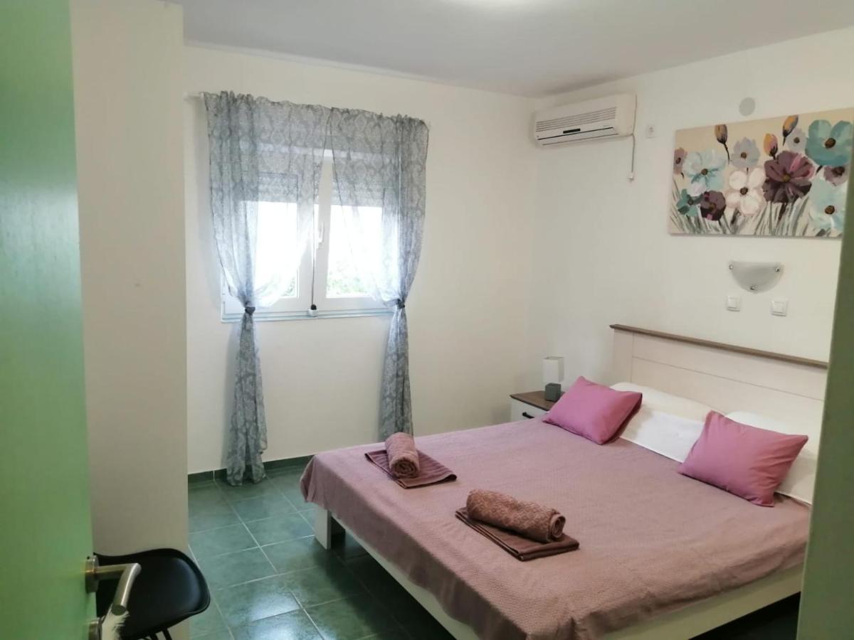 Holiday House Lara Стариград-Пакленица Екстериор снимка